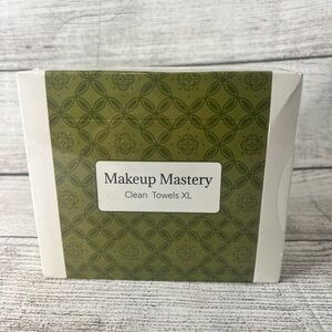 Makeup Mastery Clean Towels XL